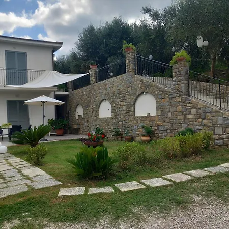 Tra Uliveti E Mare Perdifumo